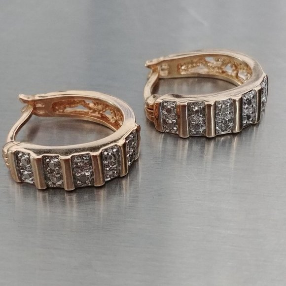 925 R CHINA SILVER - GOLD TONE HUGGIE EARRINGS WHITE CZ - Picture 8 of 11